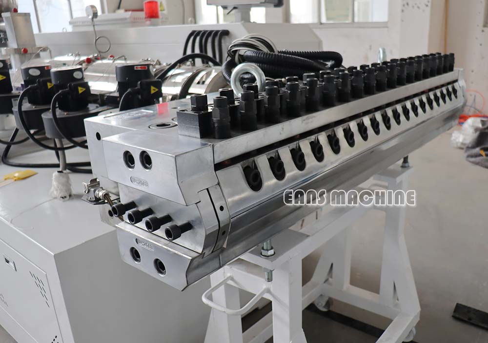 M&aacute;quina de fabricaci&oacute;n de l&aacute;minas de m&aacute;rmol de PVC