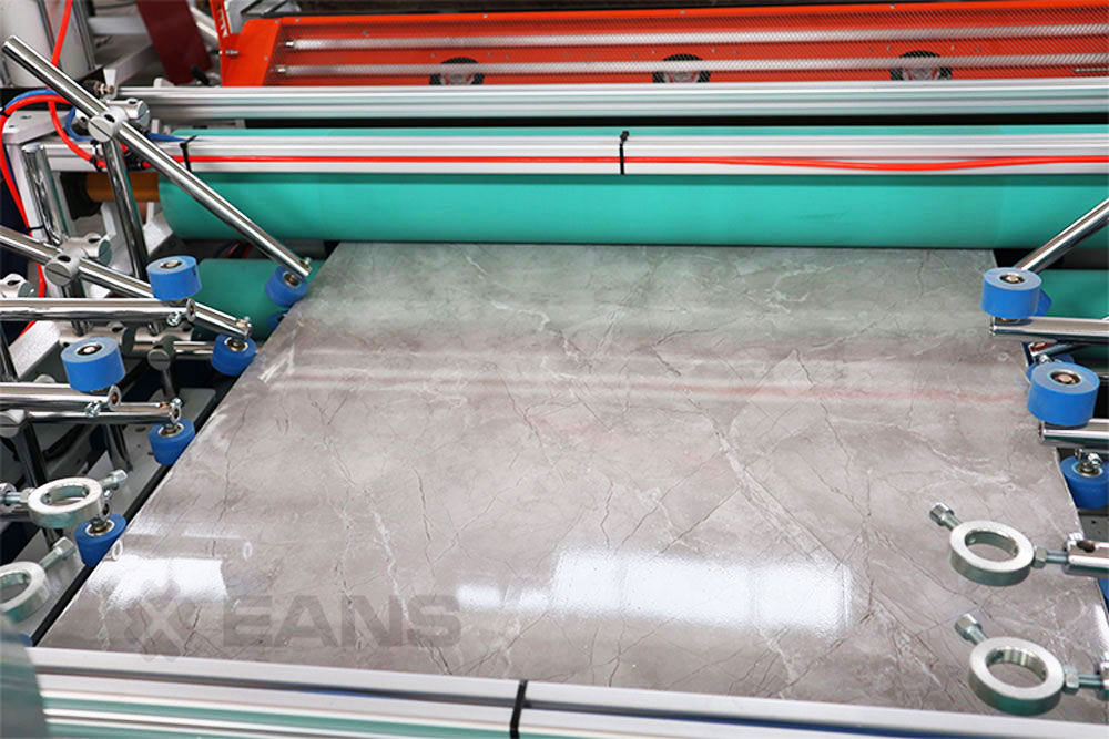 m&aacute;quina de laminaci&oacute;n de puertas wpc