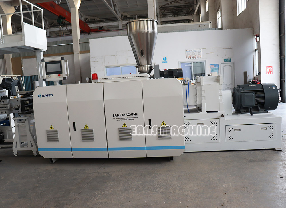 Extrusora de l&aacute;minas de m&aacute;rmol de PVC