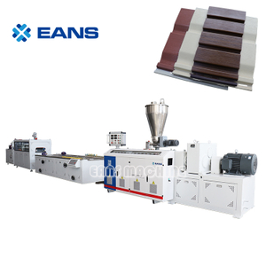 Máquina para fabricar paneles de pared de sofito de PVC