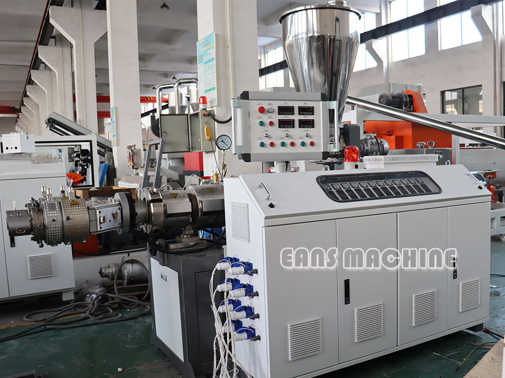 extrusora de tubos de PVC