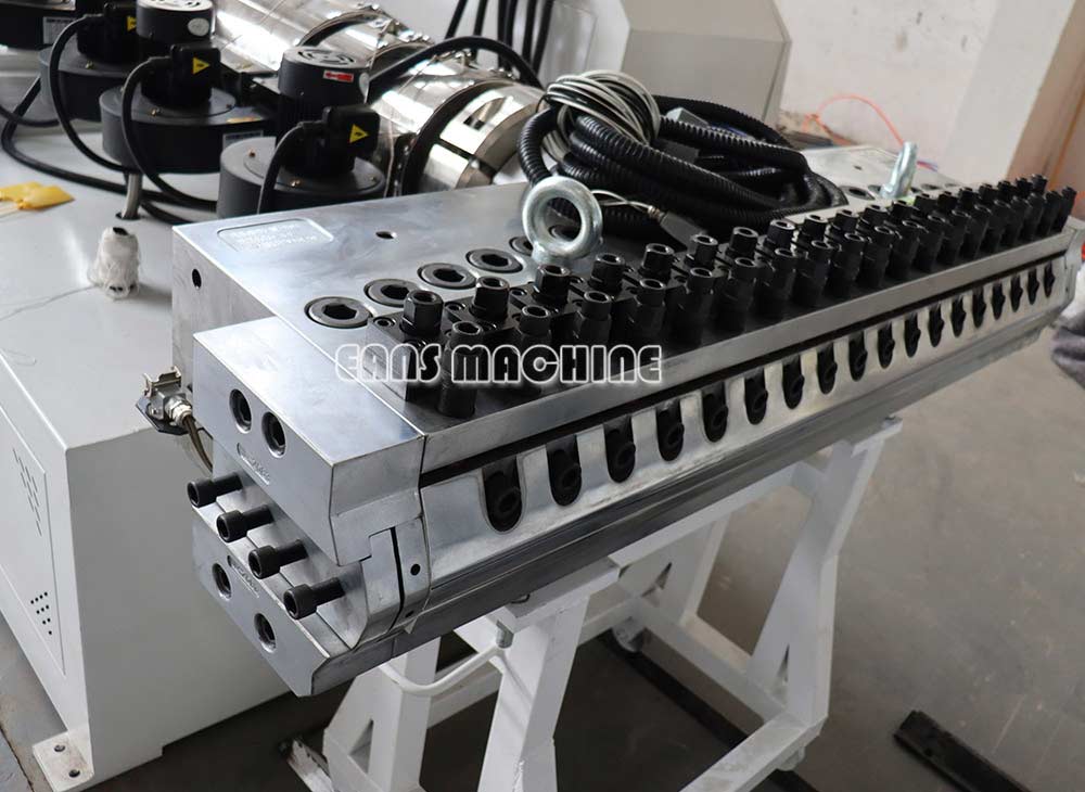 M&aacute;quina para fabricar l&aacute;minas de m&aacute;rmol de PVC