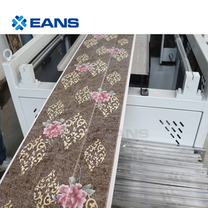 Línea de producción de paneles de pared de techo de PVC de China