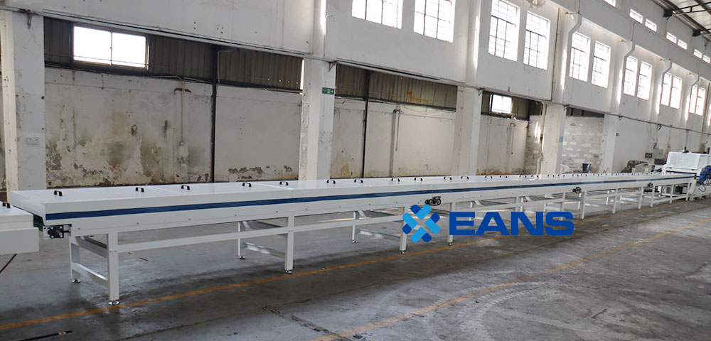 l&iacute;nea de recubrimiento ultravioleta